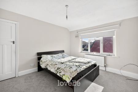 3 bedroom Terraced House for sale in Roberts Street, Grimsby, DN32