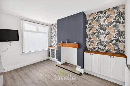 3 bedroom Terraced House for sale in Roberts Street, Grimsby, DN32