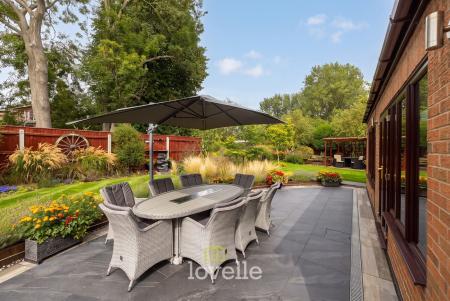 4 bedroom Detached house for sale in Pilgrims Way, Immingham, DN40