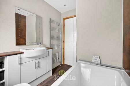 4 bedroom Detached house for sale in Pilgrims Way, Immingham, DN40