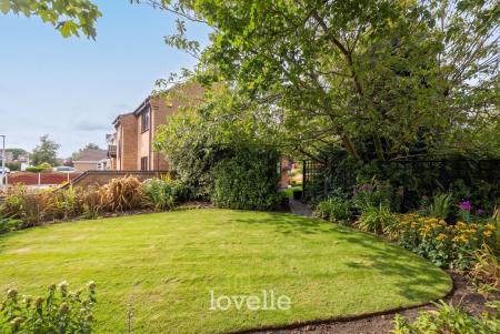 4 bedroom Detached house for sale in Pilgrims Way, Immingham, DN40