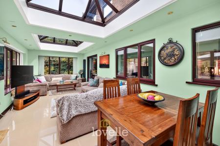 4 bedroom Detached house for sale in Pilgrims Way, Immingham, DN40
