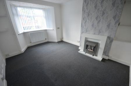 3 bedroom Terraced House to let in Castleford Avenue, Grimsby, DN34