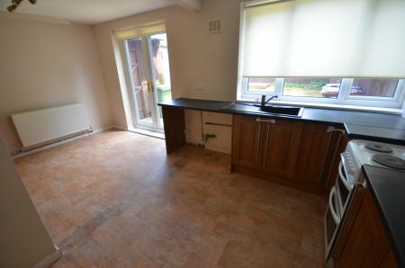 3 bedroom Terraced House to let in Castleford Avenue, Grimsby, DN34