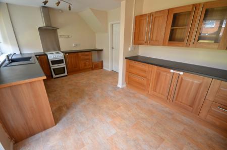 3 bedroom Terraced House to let in Castleford Avenue, Grimsby, DN34