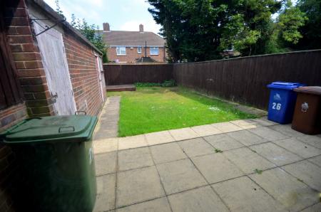 3 bedroom Terraced House to let in Castleford Avenue, Grimsby, DN34