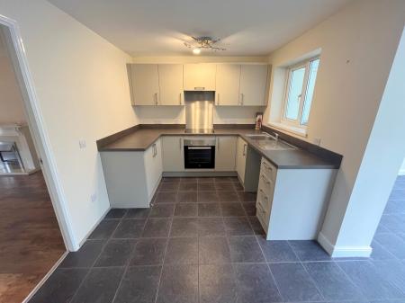 3 bedroom Terraced House to let in Buckingham Grove, Scartho Top, Grimsby, DN33