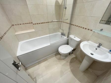 3 bedroom Terraced House to let in Buckingham Grove, Scartho Top, Grimsby, DN33