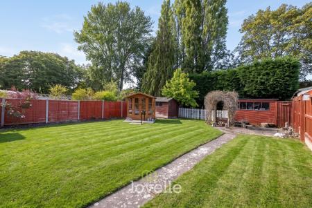 2 bedroom Detached bungalow for sale in Station Road, Great Coates, DN37
