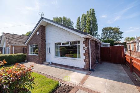 2 bedroom Detached bungalow for sale in Station Road, Great Coates, DN37