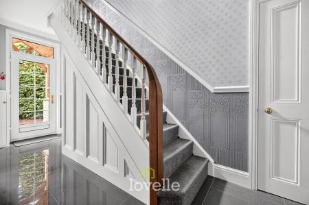 5 bedroom Detached house for sale in Brigsley Road, Waltham, DN37