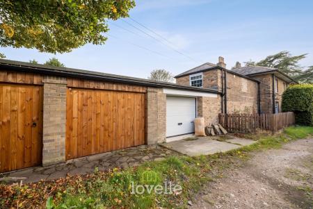 5 bedroom Detached house for sale in Brigsley Road, Waltham, DN37