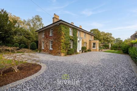 5 bedroom Detached house for sale in Brigsley Road, Waltham, DN37