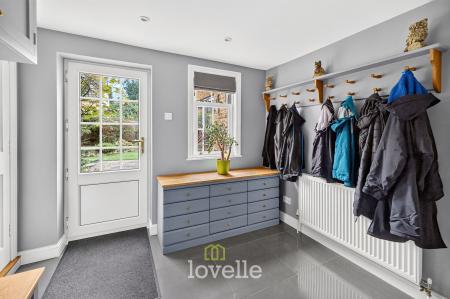 5 bedroom Detached house for sale in Brigsley Road, Waltham, DN37