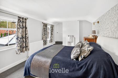 5 bedroom Detached house for sale in Brigsley Road, Waltham, DN37