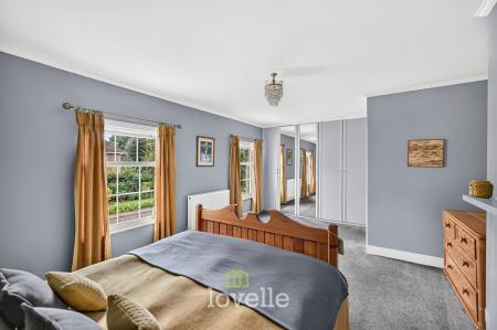5 bedroom Detached house for sale in Brigsley Road, Waltham, DN37