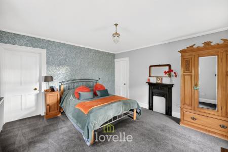 5 bedroom Detached house for sale in Brigsley Road, Waltham, DN37