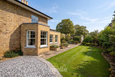 5 bedroom Detached house for sale in Brigsley Road, Waltham, DN37