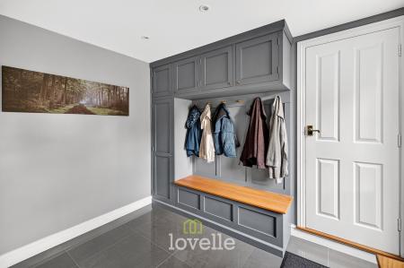 5 bedroom Detached house for sale in Brigsley Road, Waltham, DN37