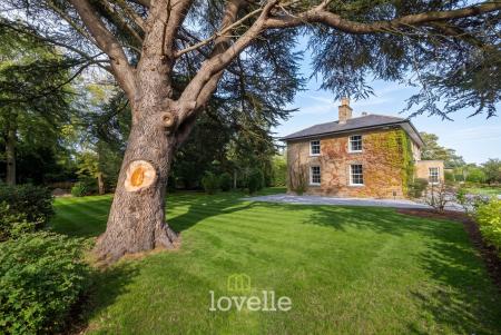 5 bedroom Detached house for sale in Brigsley Road, Waltham, DN37