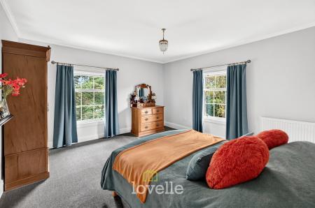 5 bedroom Detached house for sale in Brigsley Road, Waltham, DN37