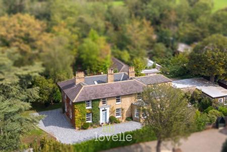 5 bedroom Detached house for sale in Brigsley Road, Waltham, DN37