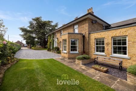 5 bedroom Detached house for sale in Brigsley Road, Waltham, DN37