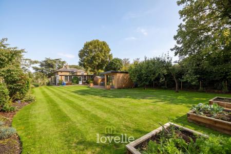 5 bedroom Detached house for sale in Brigsley Road, Waltham, DN37