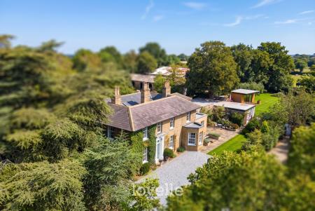 5 bedroom Detached house for sale in Brigsley Road, Waltham, DN37