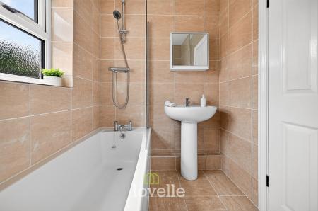 3 bedroom Terraced House for sale in Fairmont Road, Grimsby, DN32