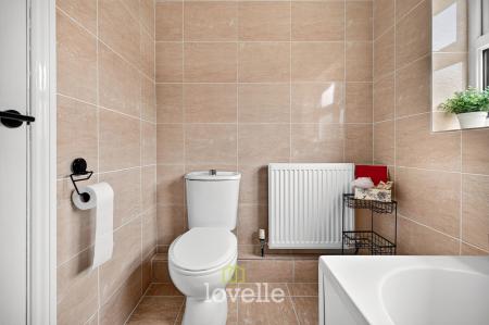 3 bedroom Terraced House for sale in Fairmont Road, Grimsby, DN32