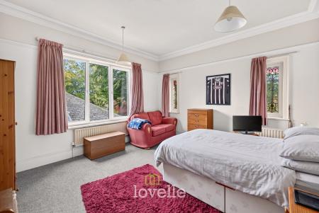 2 bedroom Flat for sale in Bargate, Grimsby, DN34