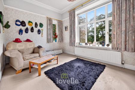 2 bedroom Flat for sale in Bargate, Grimsby, DN34