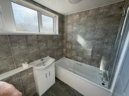 3 bedroom Terraced House to let in Hart Street, Cleethorpes, DN35