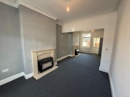 3 bedroom Terraced House to let in Hart Street, Cleethorpes, DN35
