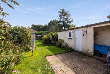 3 bedroom Terraced House for sale in Edge Avenue, Grimsby, DN33