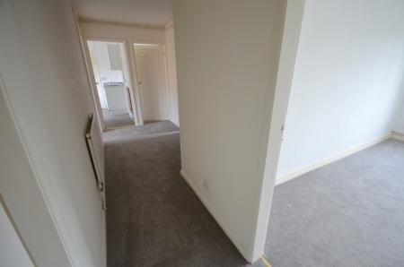 3 bedroom Flat to let in Sussex Court, Grimsby, DN32