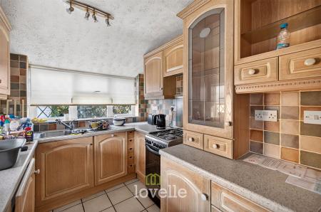 3 bedroom Semi-detached house for sale in Chelmsford Avenue, Grimsby, DN34