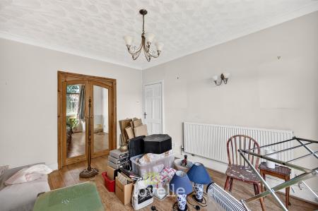 3 bedroom Semi-detached house for sale in Chelmsford Avenue, Grimsby, DN34