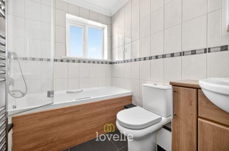 2 bedroom Semi-detached house for sale in Orion Way, Grimsby, DN34