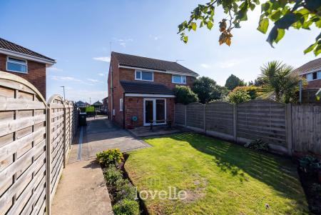 2 bedroom Semi-detached house for sale in Orion Way, Grimsby, DN34