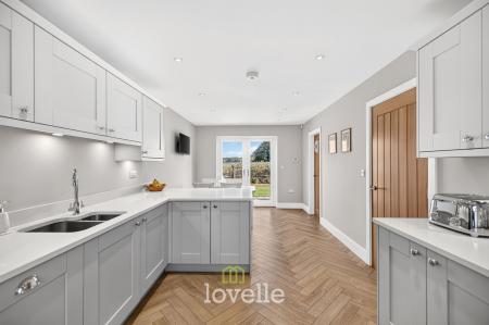 4 bedroom Detached house for sale in Aspen Drive, Barnoldby-Le-Beck, DN37