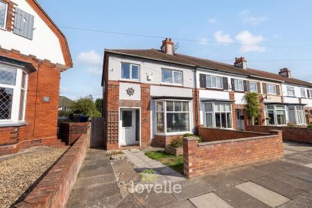 4 bedroom End of terrace house for sale in Stratford Avenue, Grimsby, DN33