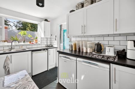 4 bedroom End of terrace house for sale in Stratford Avenue, Grimsby, DN33