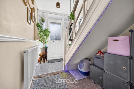 4 bedroom End of terrace house for sale in Stratford Avenue, Grimsby, DN33