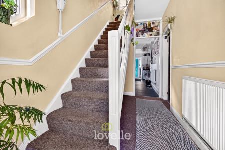 4 bedroom End of terrace house for sale in Stratford Avenue, Grimsby, DN33