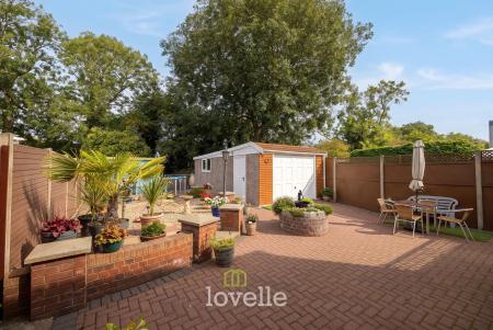 2 bedroom Semi-detached house for sale in St. Crispin Close, North Killingholme, DN40