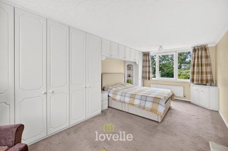 2 bedroom Semi-detached house for sale in St. Crispin Close, North Killingholme, DN40