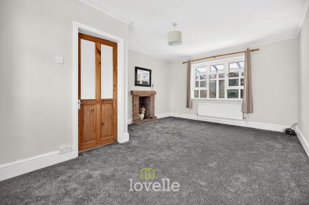 3 bedroom Semi-detached house for sale in Knights Close, Laceby, DN37