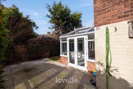 3 bedroom Semi-detached house for sale in Knights Close, Laceby, DN37